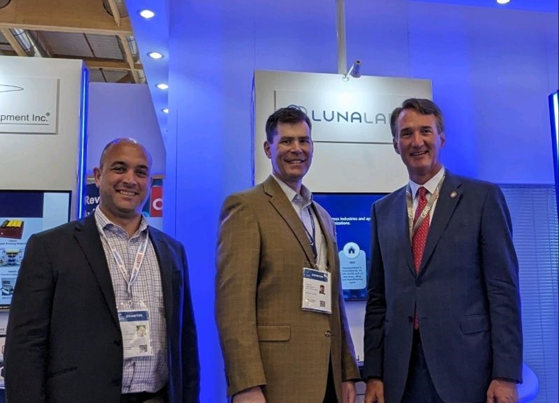 Image of Governor Youngkin at the LUna Labs booth with CEO James Garrett and Director of Systems Pierre Morel